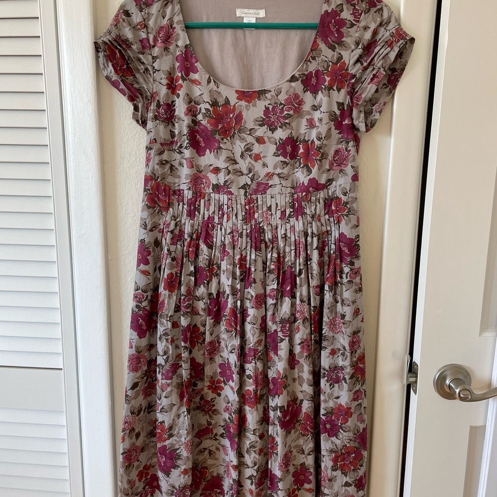 Women’s Garnet Hill floral dress, beige with dark-red flowers, size 2